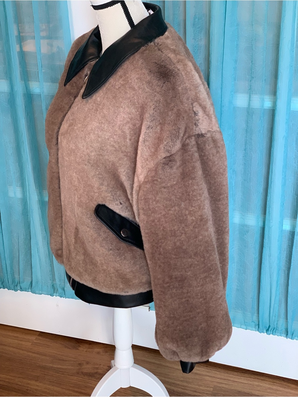 faux fur Bomber Jacket w/Black faux leather sz S heavyweight and warm weworewhat - Picture 2 of 11